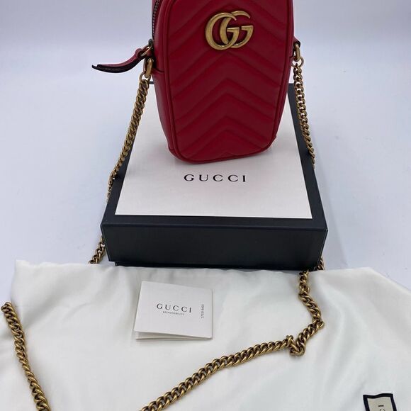 SOLD!!!!!!     Women’s Gucci mini vertical Crossbody Matelasse bag made in Italy - Picture 3 of 10